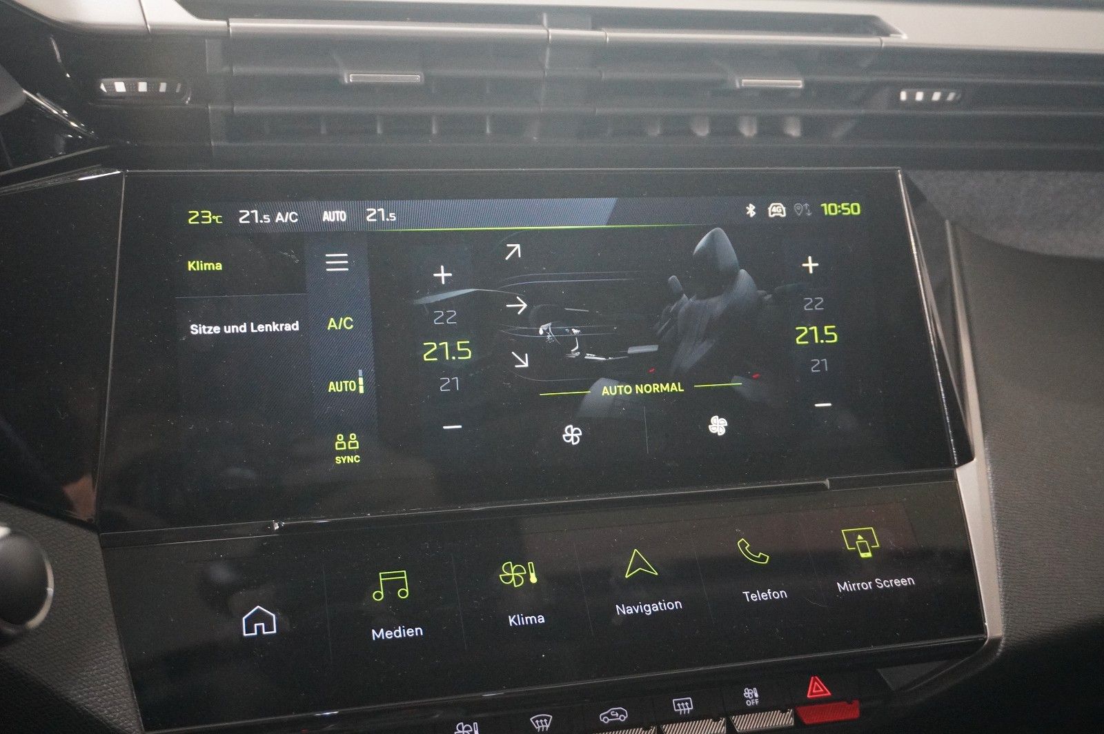 Fahrzeugabbildung Peugeot 308 SW 1.5D ALLURE NAVI/LED/360°/SPORT/SH/VIRT.
