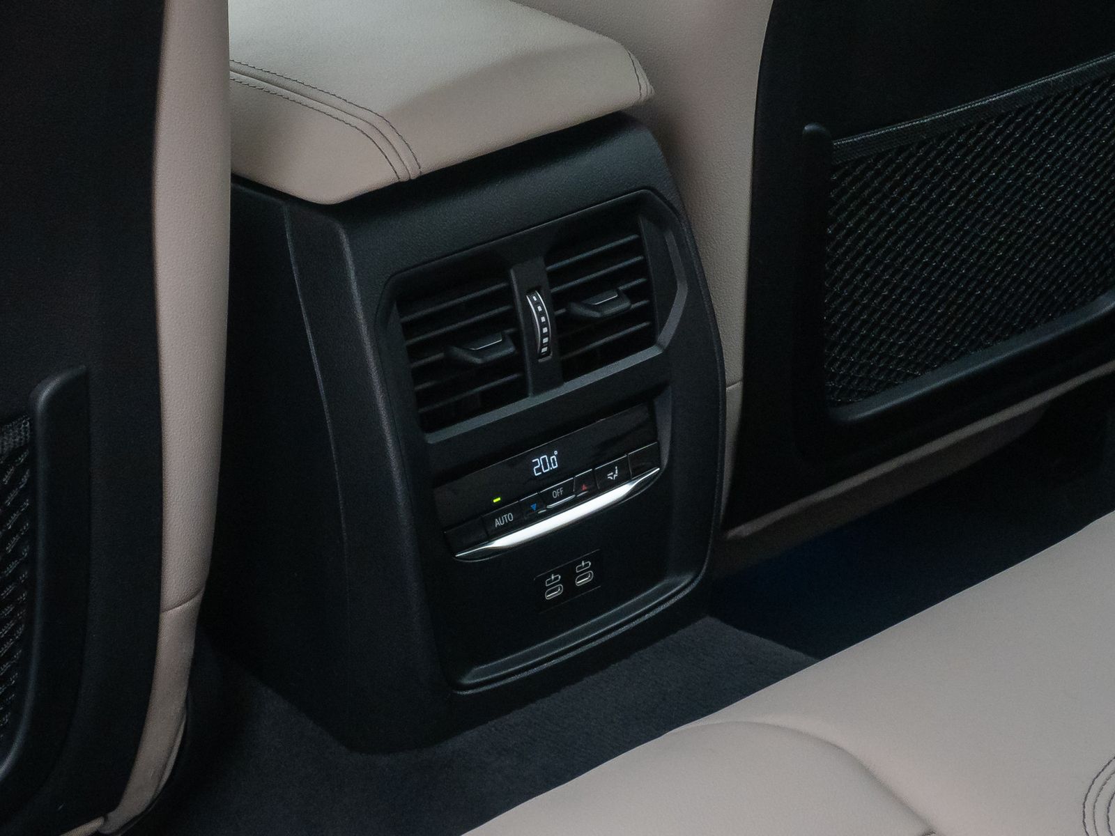 Fahrzeugabbildung BMW 330i MSport DAB Memory Kamera H/K Komfort 19Zoll