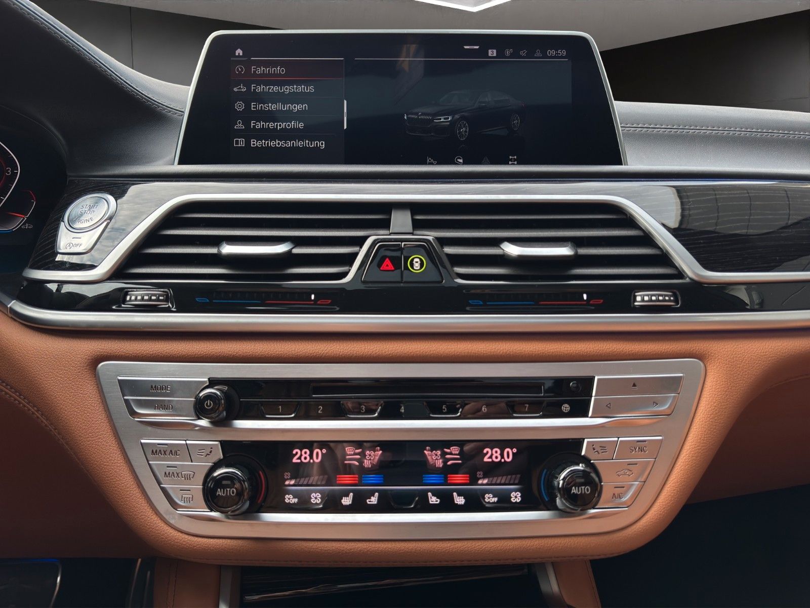 Fahrzeugabbildung BMW 750Li xDrive HUD/Skylounge/H&K/Massage/Luftf.