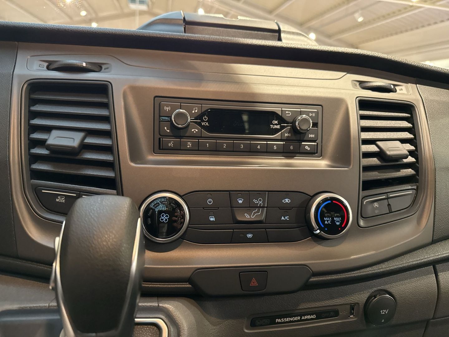 Fahrzeugabbildung Ford Transit Pritsche 350 L2 *DREISEITENKIPPER* 155 P