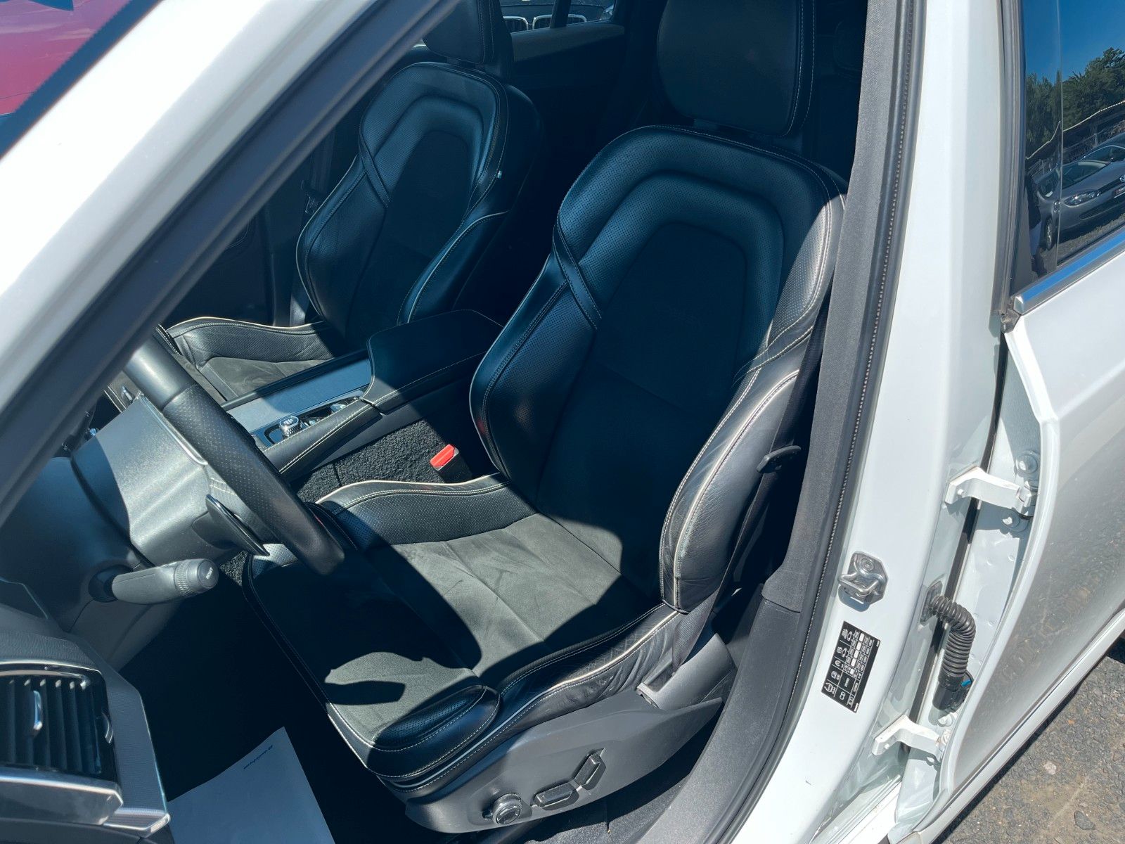 Fahrzeugabbildung Volvo XC90 R DESIGN AWD Navi Leder Pano LED *7-SITZER*