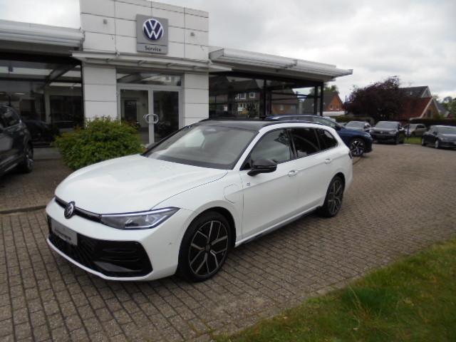 Volkswagen Passat 1.5 eHybrid R-Line, AHK,Leder,Pano.,5JG
