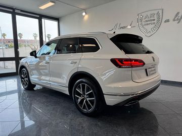 Volkswagen Touareg - 6