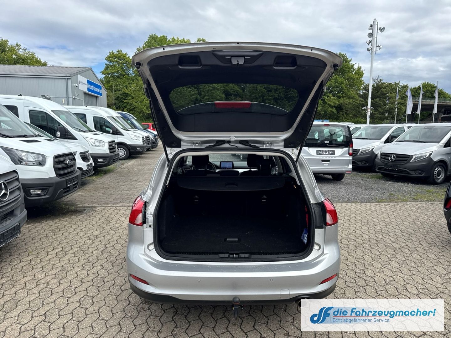 Fahrzeugabbildung Ford Focus Turnier 1.0 EcoBoost EU6d-T *EXPORT