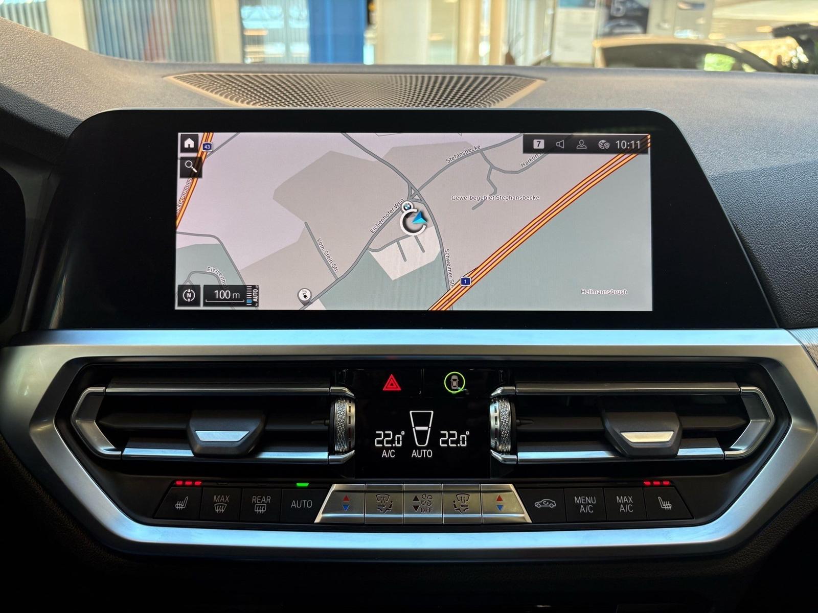 BMW 330e Sport Line DA Prof Laser PA HuD Pano HiFi