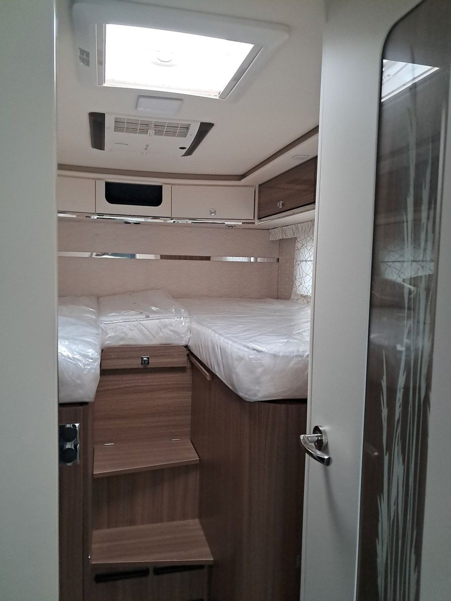 Fahrzeugabbildung Eura Mobil Contura CT 766 EF Luminary Paket, Markise