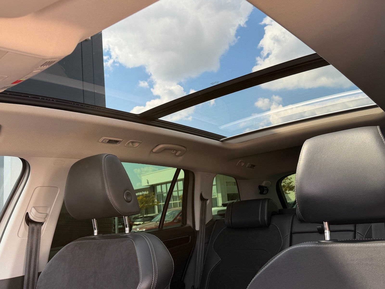 Fahrzeugabbildung SKODA Kodiaq 2.0 TSI Style *Pano*Standhzg*7Si*ACC*AHK*
