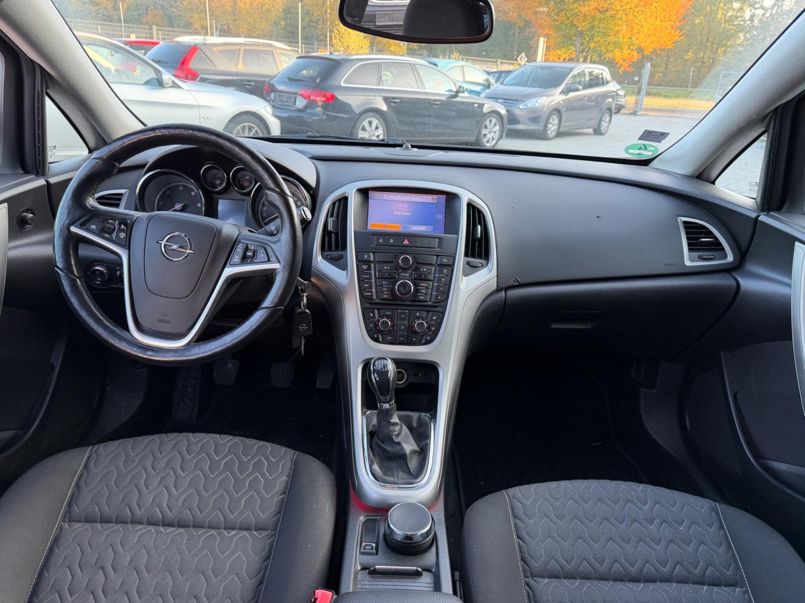 Opel Astra 2013 — photo 14
