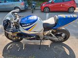 Suzuki GSXR 1000 K1 Rennmaschine - 2001 GSXR 1000