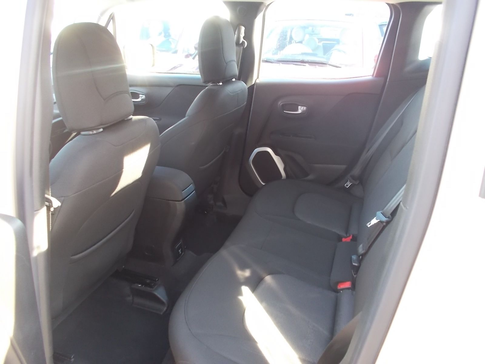 Fahrzeugabbildung Jeep Renegade Longitude 1,4 MultiAir 4x2 NAVI + SHZ