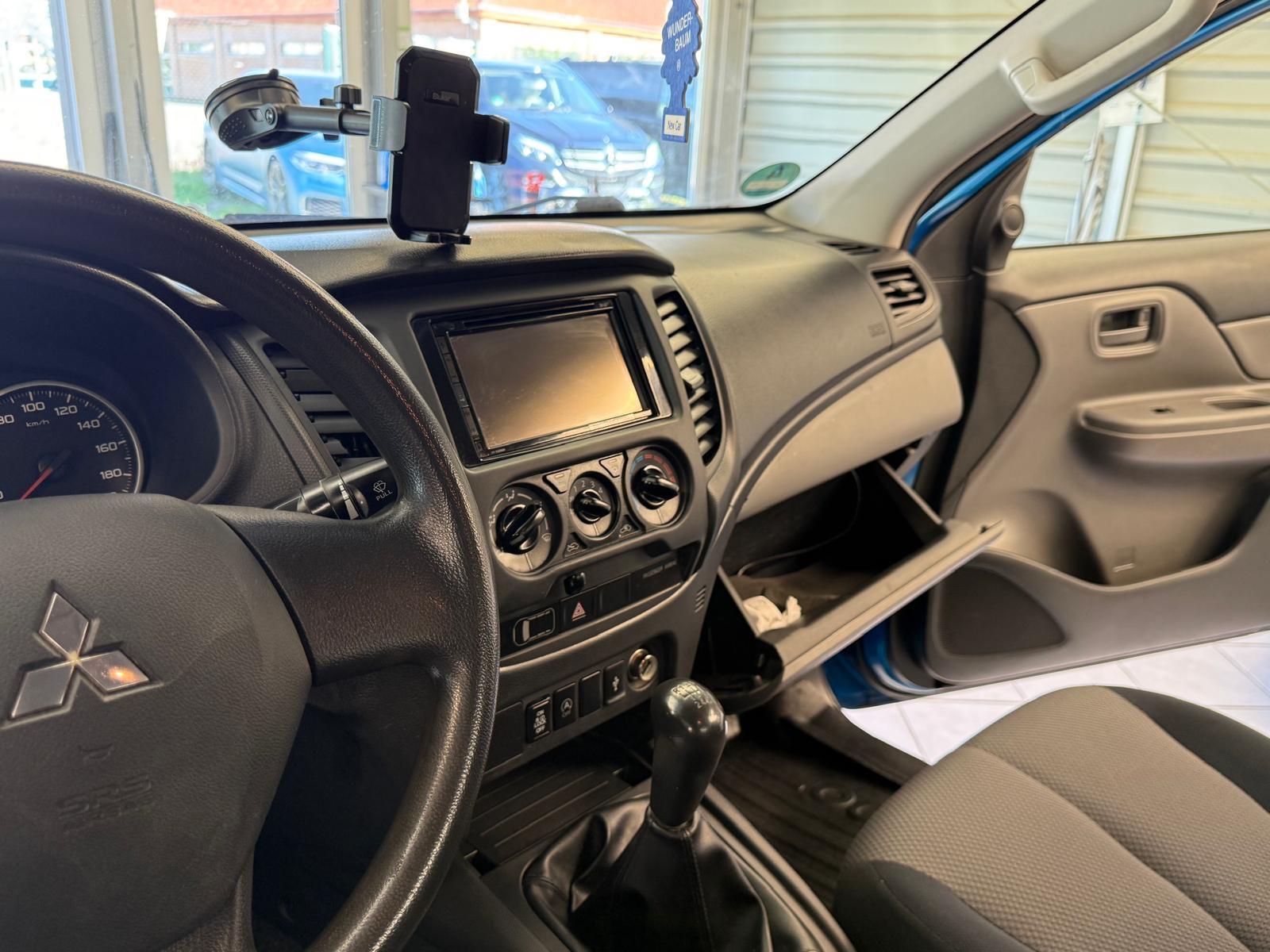 Mitsubishi L200 Basis Club Cab 4WD 1Hand AHK 3,5t LKW-Zul