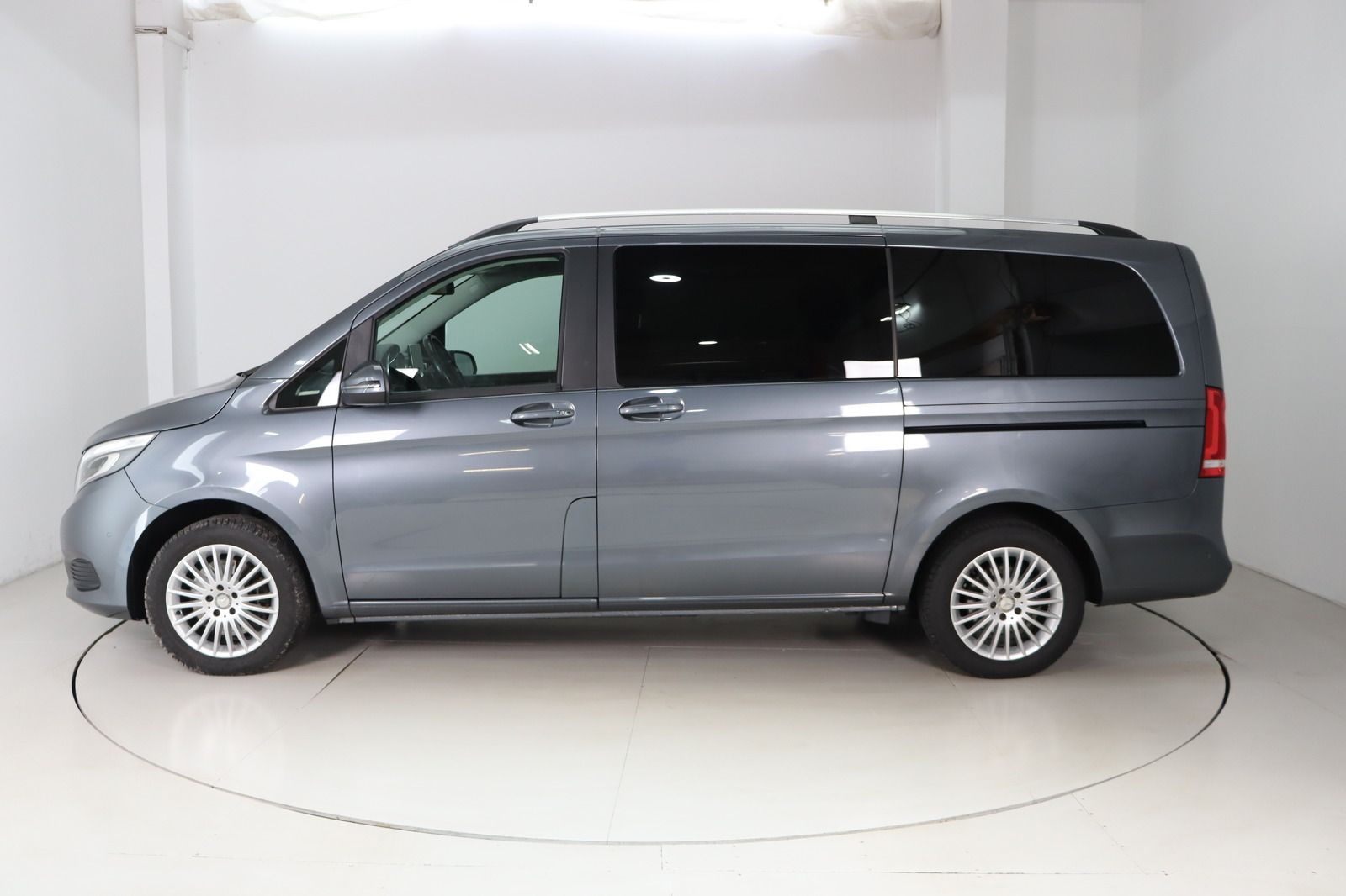 Fahrzeugabbildung Mercedes-Benz V 250 d lang 4-Matic * PDC * Navi * SHZ