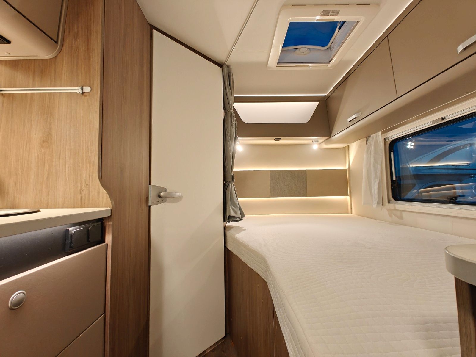 Fahrzeugabbildung Carado T-135 - SAT, TV, 2x Batterie, Solar, Automatik!