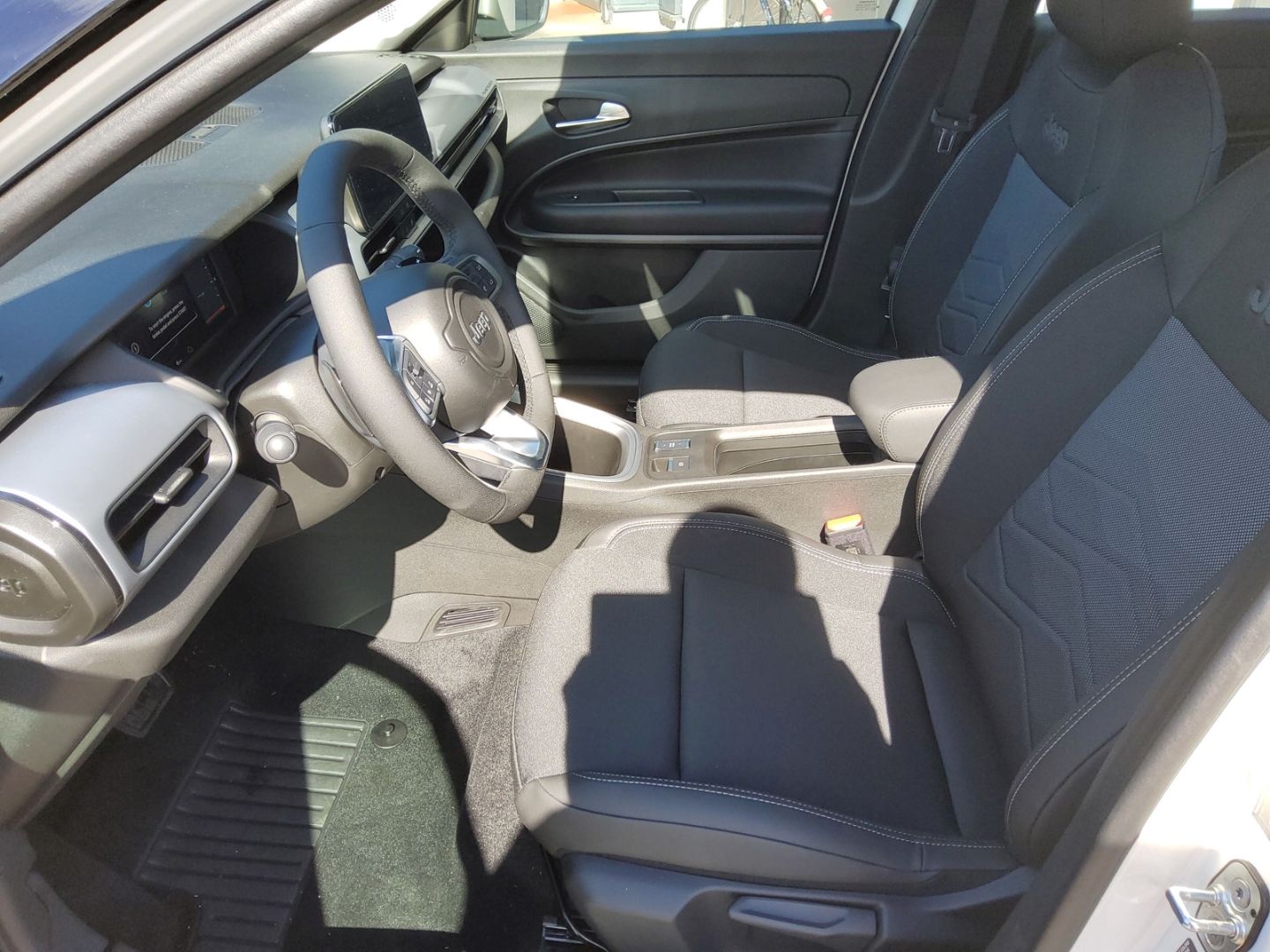 Fahrzeugabbildung Jeep Avenger Altitude Mildhybrid Allwetter, SHZ, Keyl