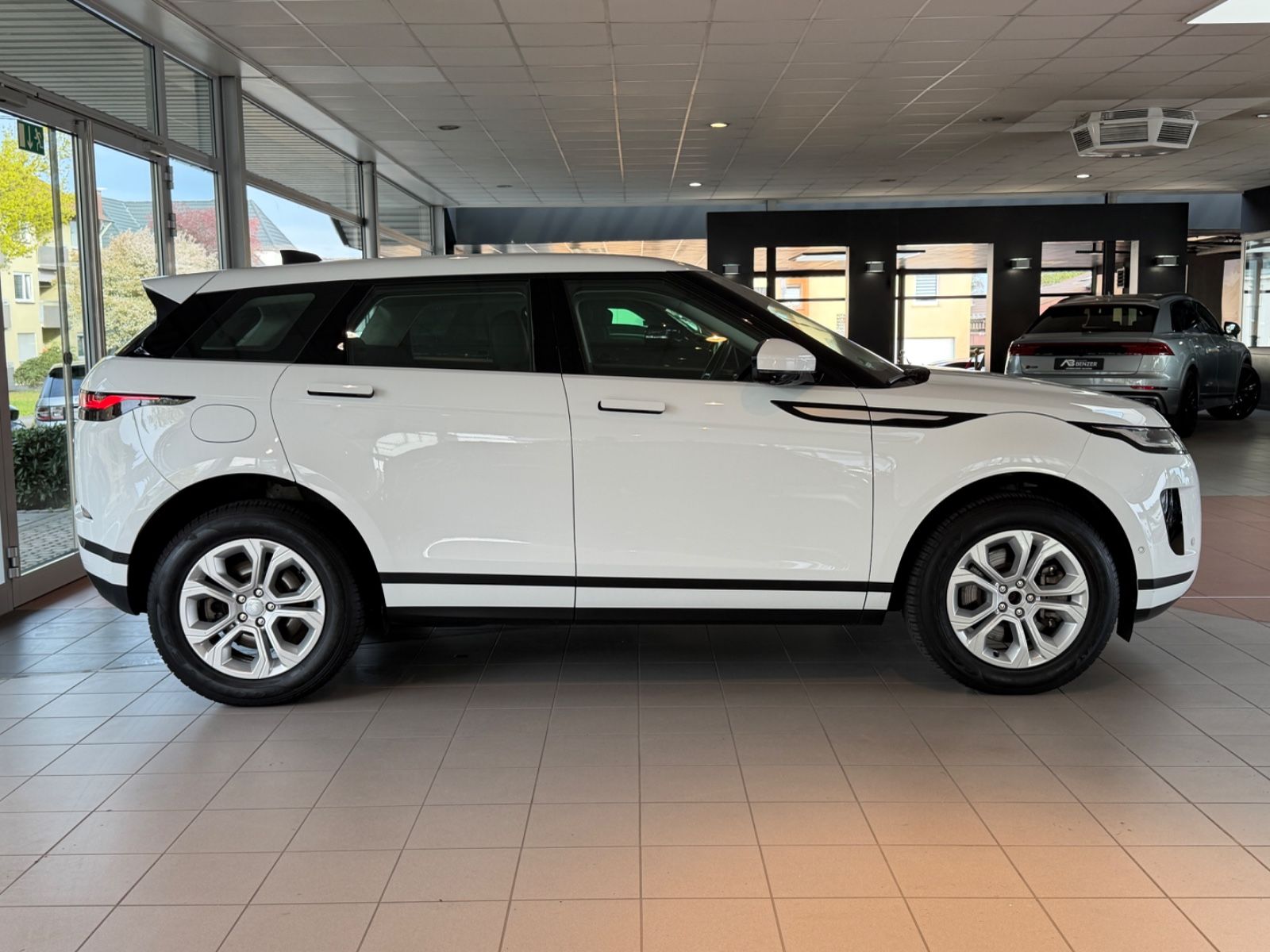 Fahrzeugabbildung Land Rover Range Rover Evoque S Hybrid/P300/360°/APPLE/NAVI