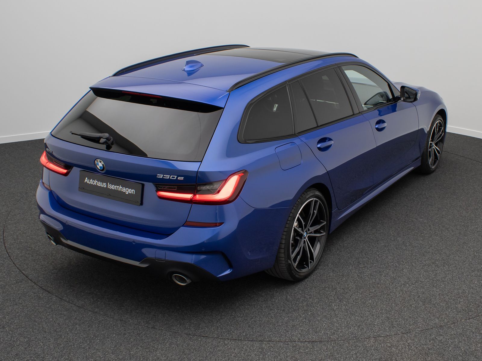 Fahrzeugabbildung BMW 330e xD M Sport Kamera DAB Laser HUD Panoram 19"