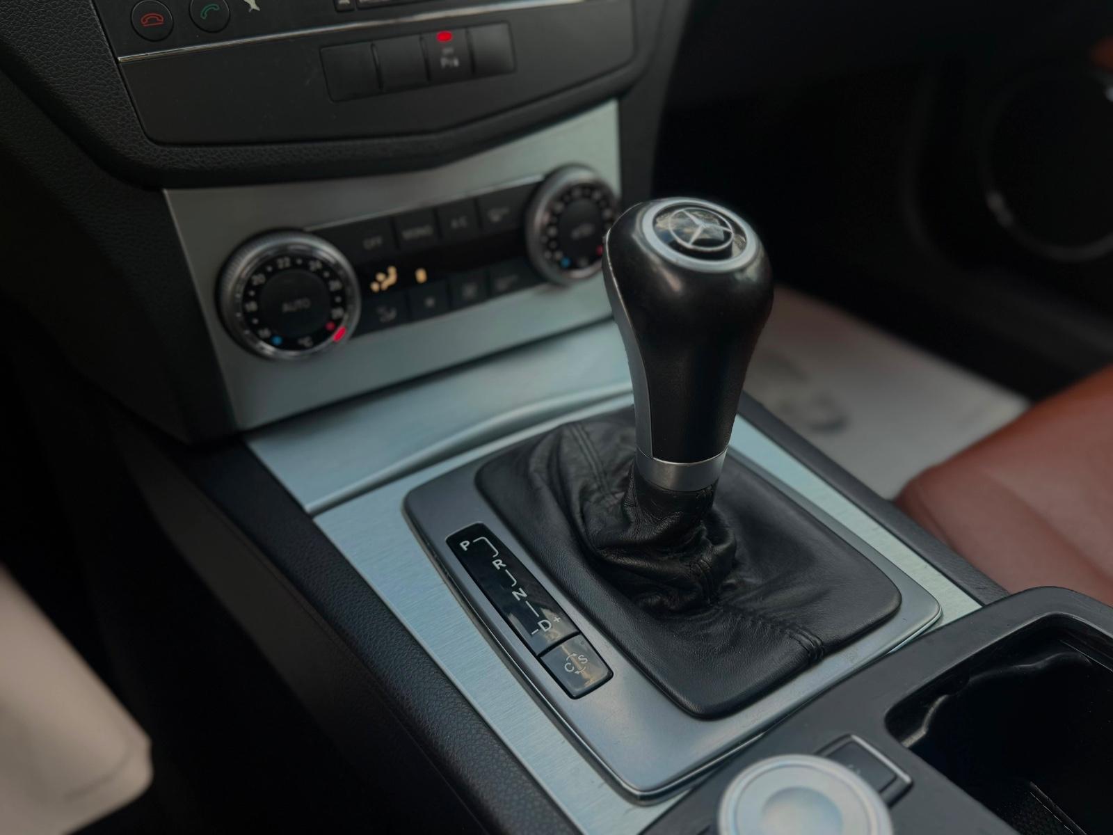 Mercedes-Benz C220 2008 — photo 17