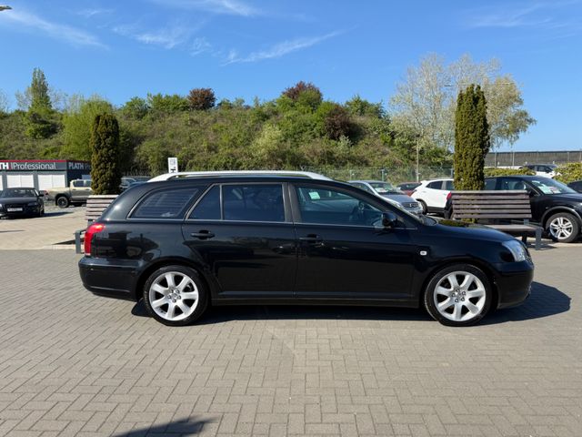 Toyota Avensis Kombi 2.0 Executive