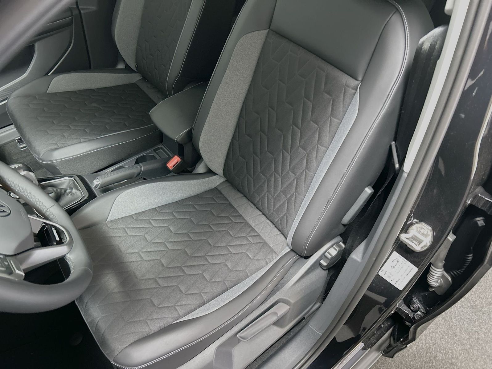 Volkswagen T-Cross - Bild 11
