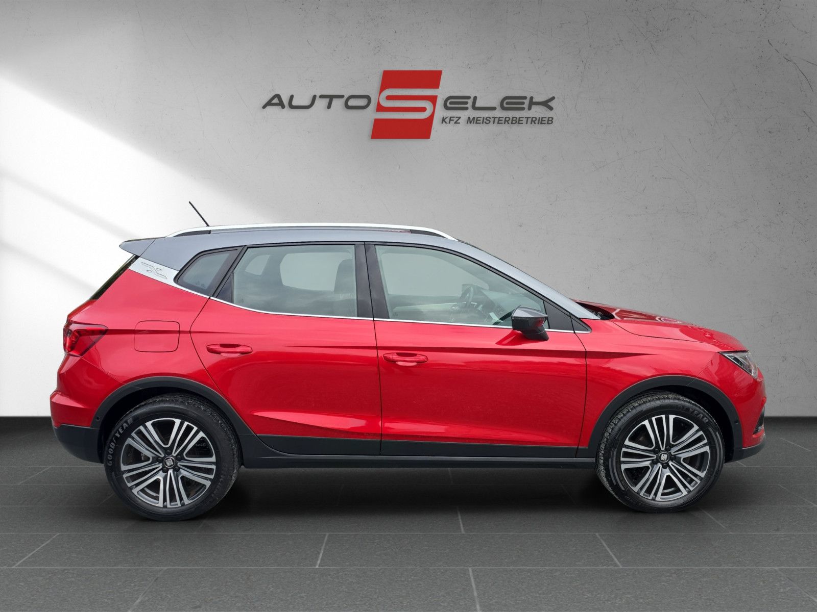 Fahrzeugabbildung SEAT Arona Xcellence*Navigationssystem AHK PDC SiTZHE