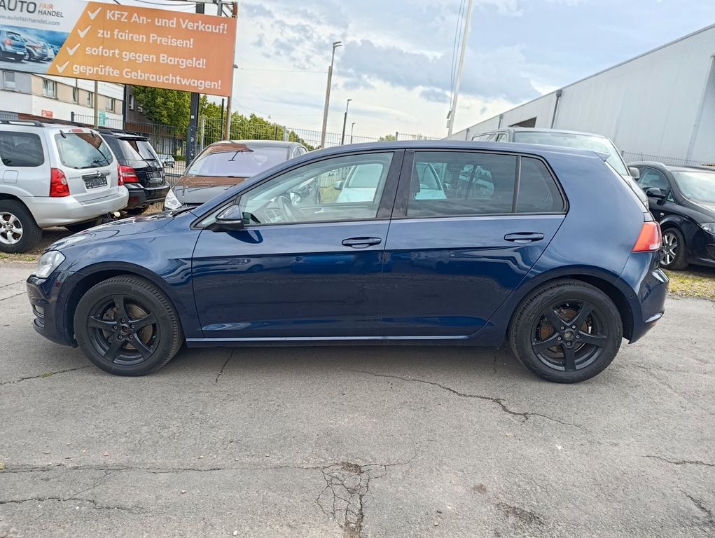 Volkswagen Golf VII Lim. PARK-A*SITZ-H*KLIMA-A*TÜV+INSP NEU