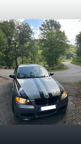 BMW 320i -E90 - BMW 320: 320i E90
