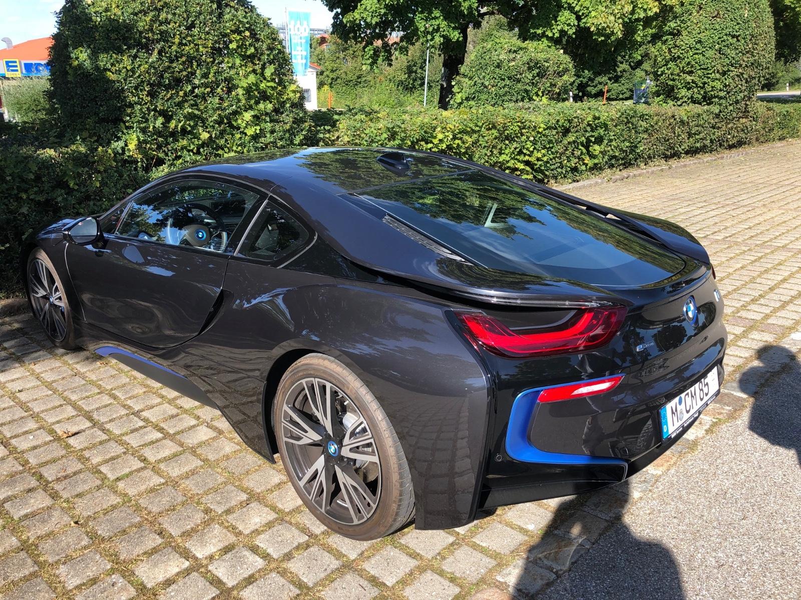 BMW i8 Coupé  Erstzulassung 2015 Nur 2.000 km