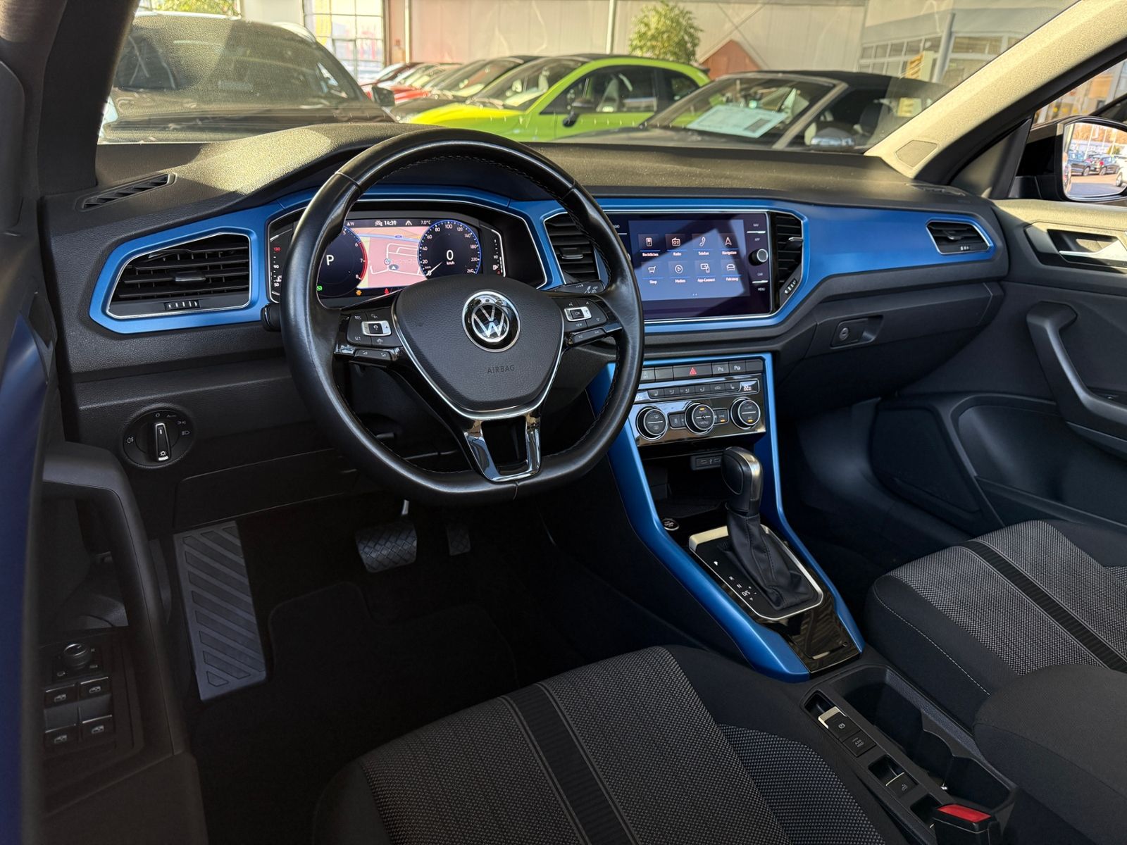 Fahrzeugabbildung Volkswagen T-Roc Cabriolet ACT LED NAVI SHZ