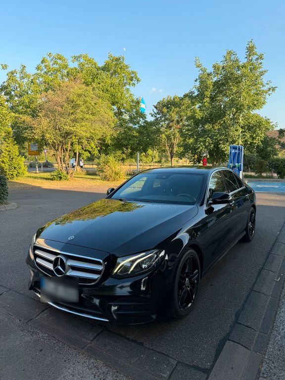 Image of Mercedes-Benz E 220