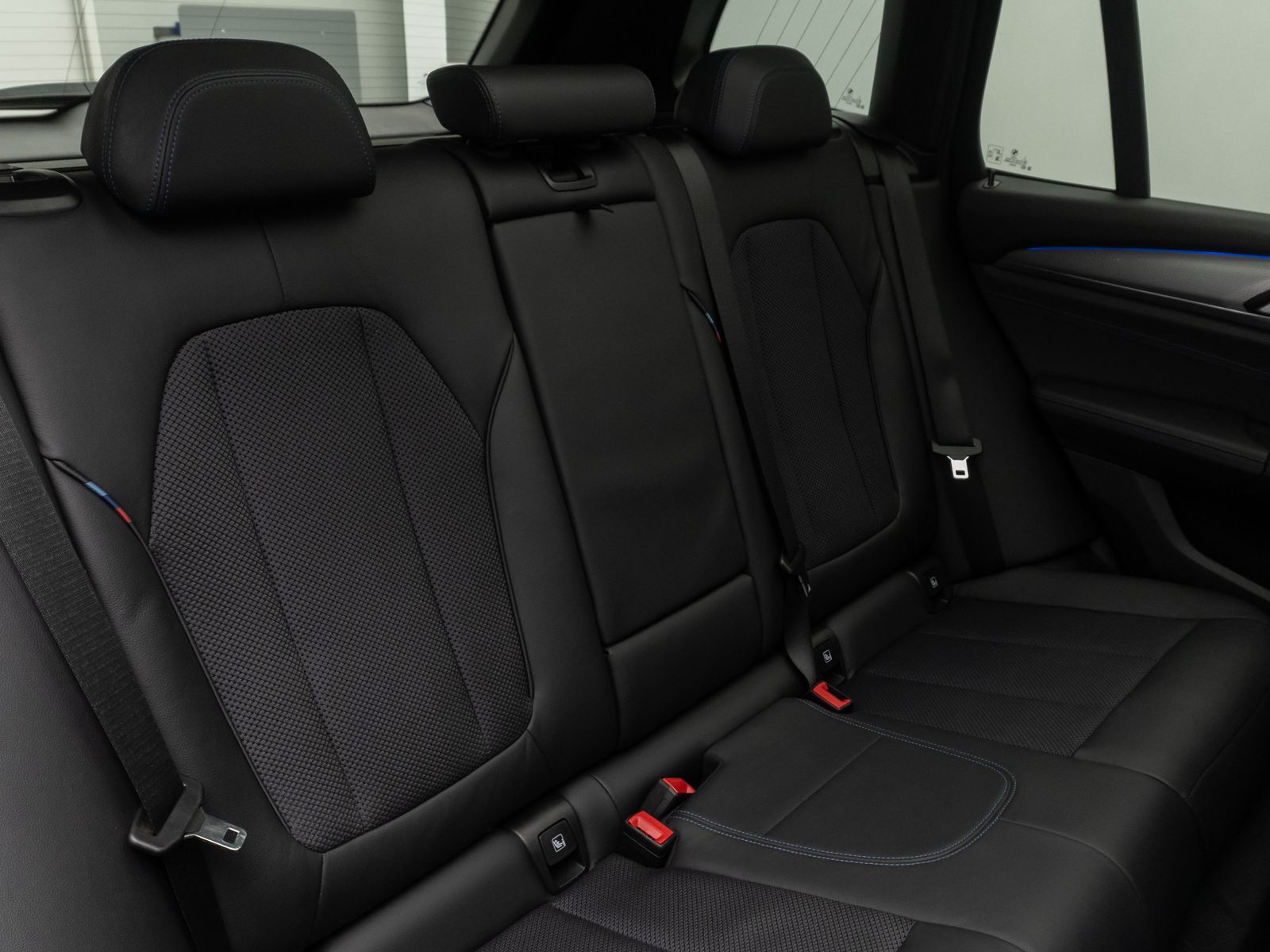 Fahrzeugabbildung BMW X3 xD30i M Sport DAB AHK Kamera Alarm HUD 20Zoll