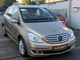 Mercedes-Benz B 170 AUS 1.HAND+AUTOMATIK+PDC VORNE+HINTEN - Mercedes-Benz B 170 in Duisburg