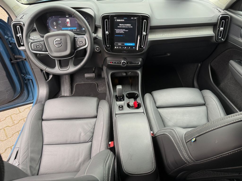 VOLVO XC40 B3 B DKG Core Winter-P. Fahrerassistenz-P. VOLVO XC40 B3 B DKG Core Winter-P. Fahrerassistenz-P.