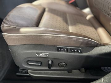 Fotografie des Opel Insignia Sports Tourer 2.0 Diesel 4x4 AT Ultimat
