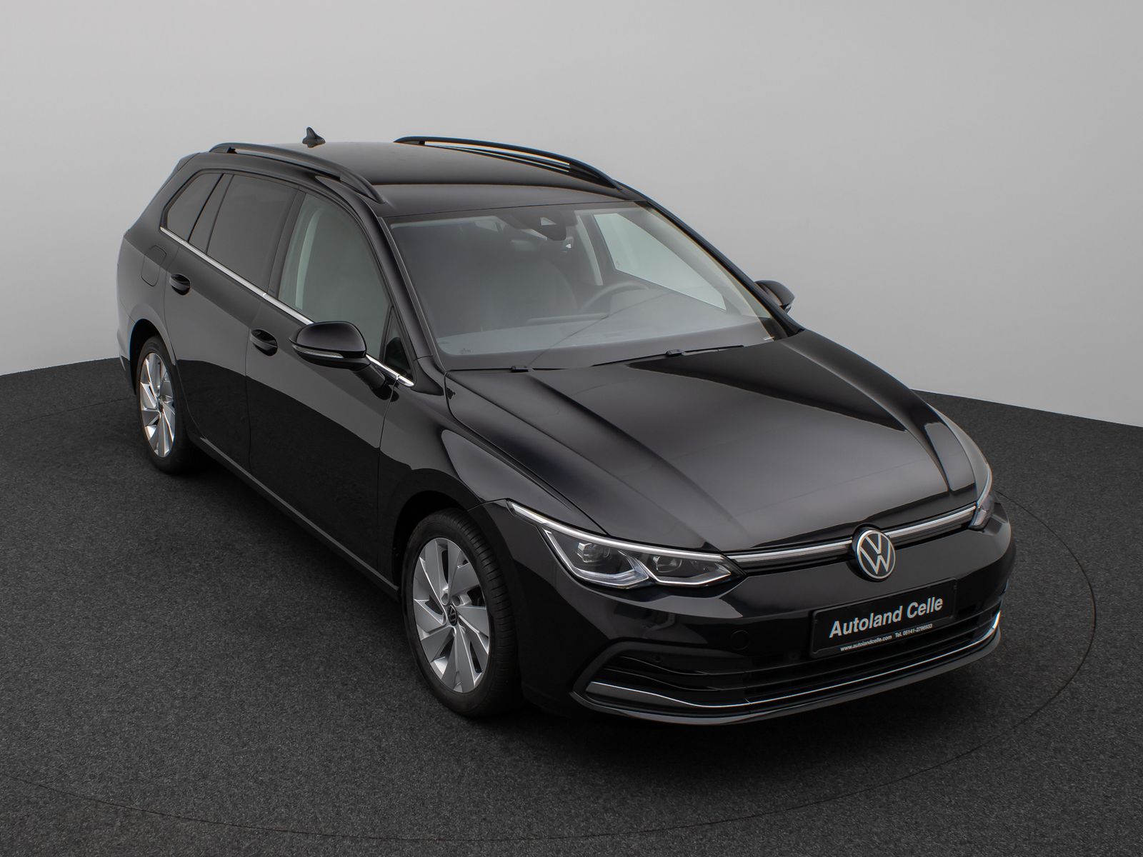 Fahrzeugabbildung Volkswagen Golf VIII Variant Style Kamera Massage AHK ACC