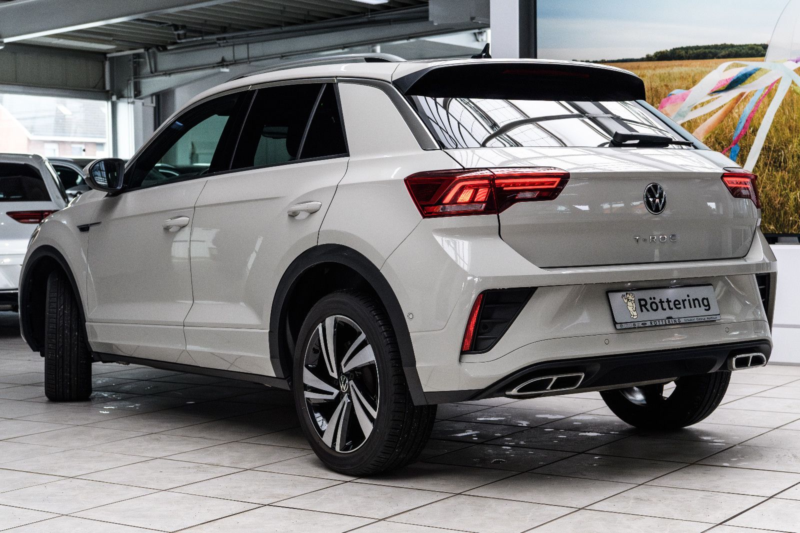 Fahrzeugabbildung Volkswagen T-Roc R-Line 1.5 TSI DSG LED+KAMERA+KEYLESS