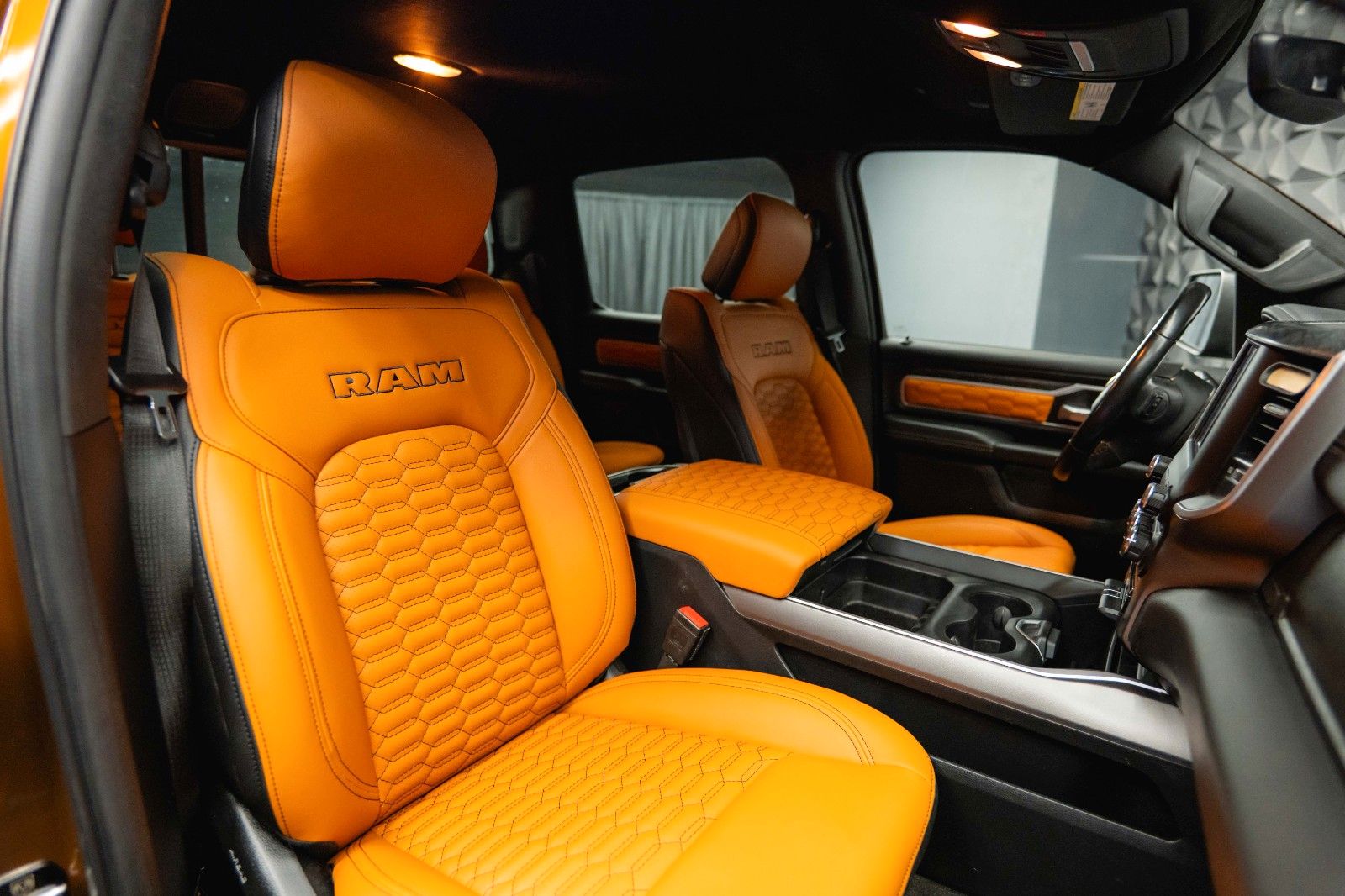 Fahrzeugabbildung Dodge RAM 5.7 V8 HEMI 4x4 COPPERHEAD Offroad LONGBED