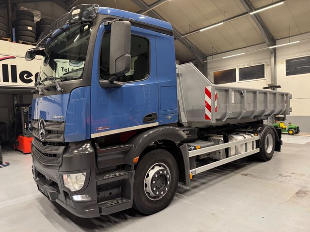 Mercedes-Benz Antos 1833 4x2 Mulilift Hiab XR14S