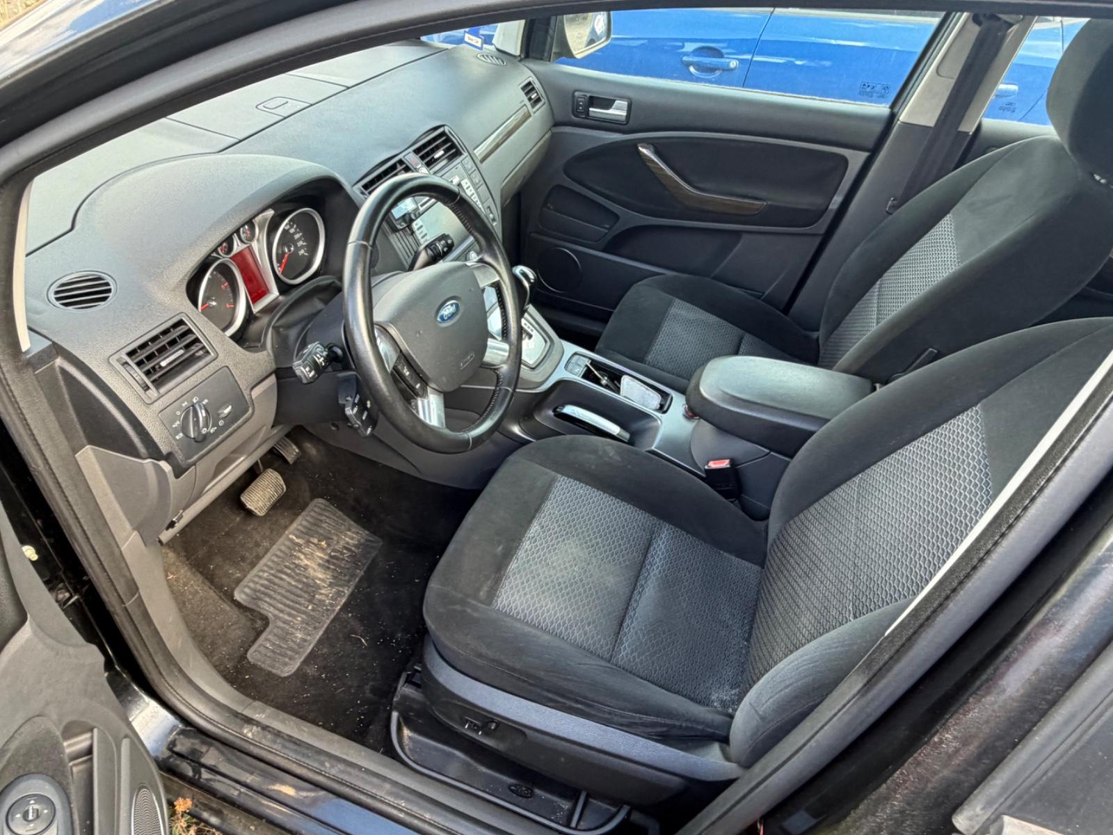 Ford C-MAX 2009 — photo 10