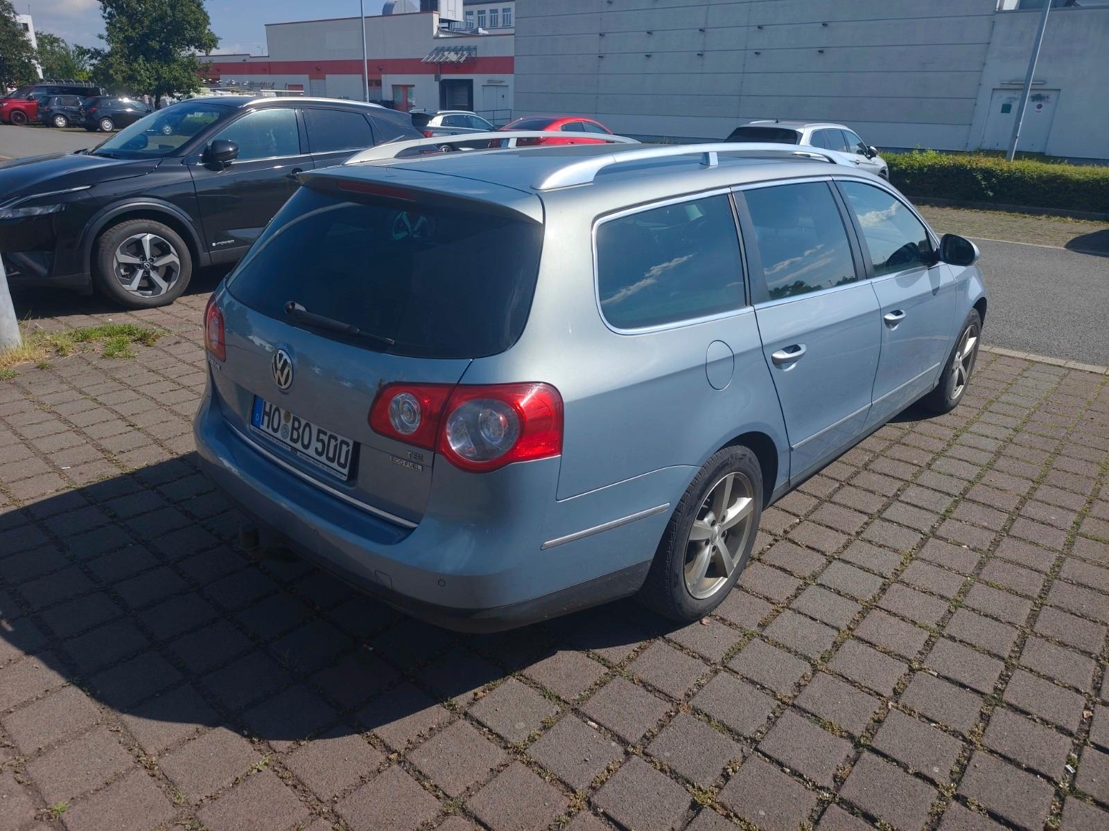 Volkswagen Passat 2011 — вигляд ззаду