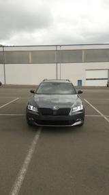 Skoda Superb 1.8 TSI DSG SportLine Combi SportLine - Skoda Superb Gebrauchtwagen in Hamburg