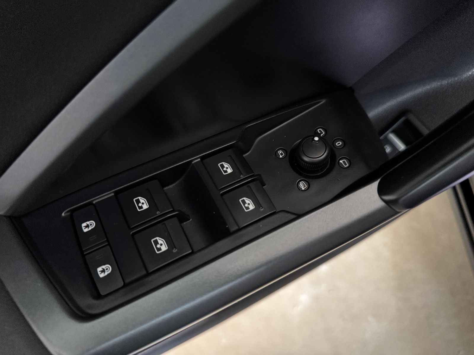 Fahrzeugabbildung Audi Q3 45 TFSI e S-TRONIC S-LINE ACC VIRTUAL LED KAM