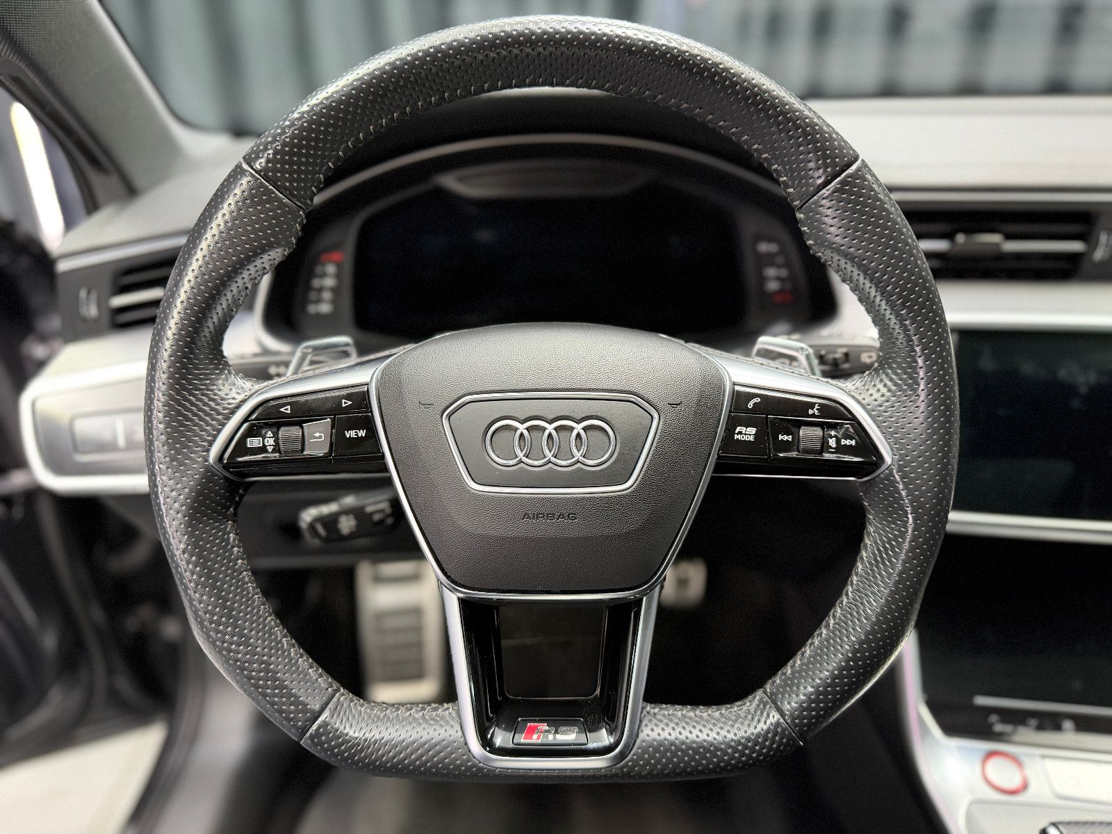 Fahrzeugabbildung Audi RS6 Avant 4.0 TFSI quattro |KERAMIK|B/O