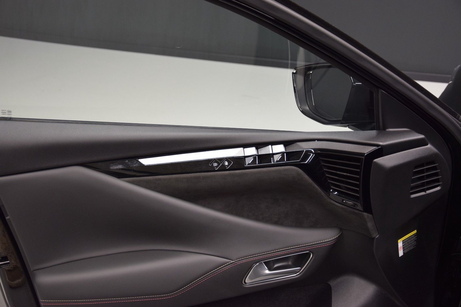 Fahrzeugabbildung DS Automobiles DS4 Performance Line Pure Tech 130 HuD Memory