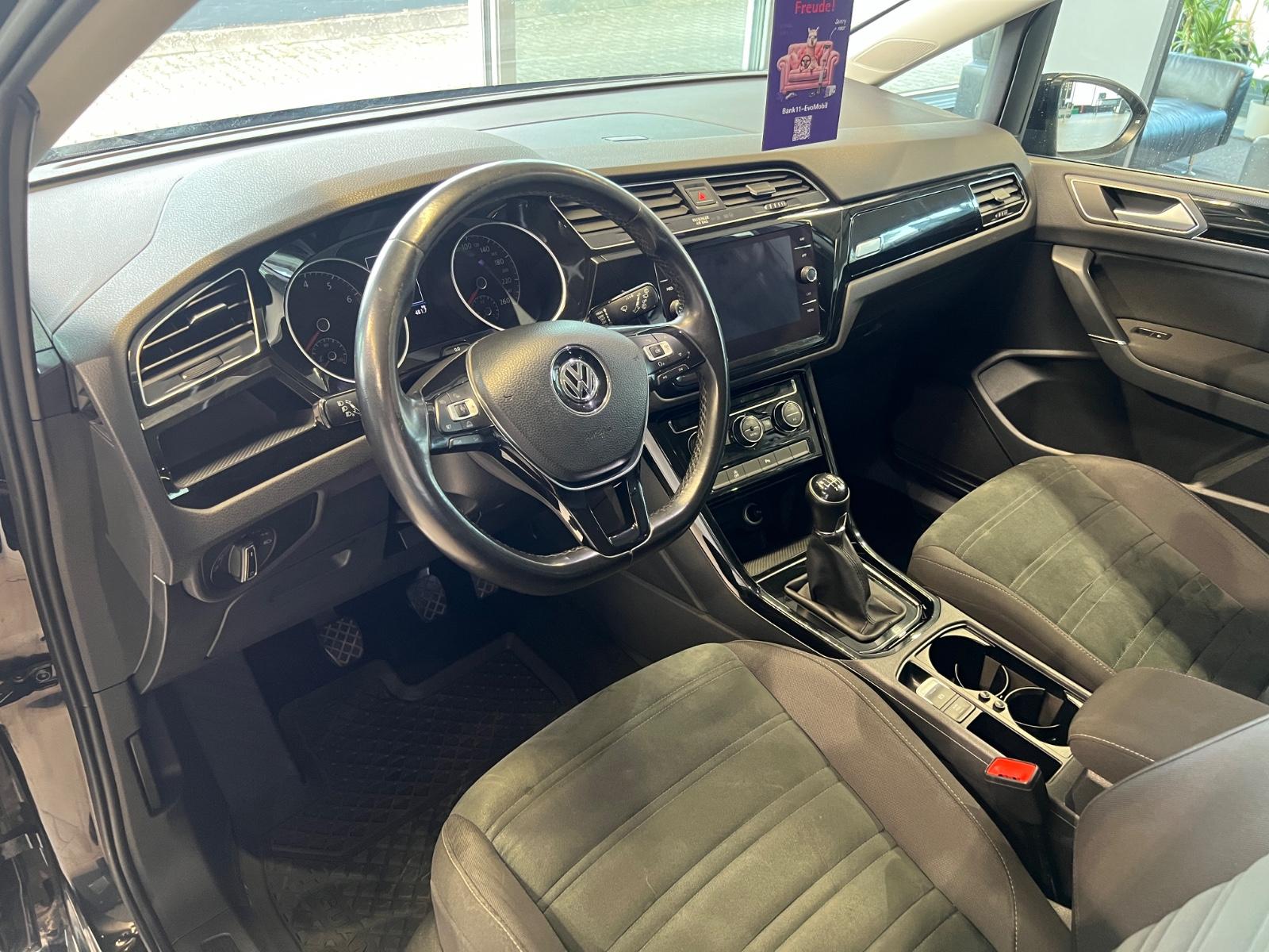 Volkswagen Touran Highline*ALCANTARA*PANO*AHK