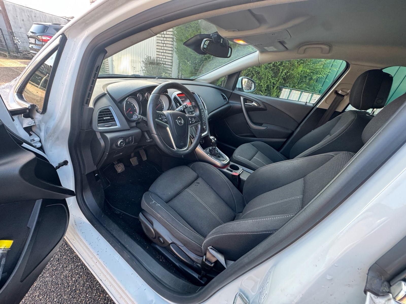 Opel Astra 2015 — photo 7