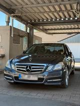 Mercedes-Benz Mercedes E200 in sehr guten Zustand! - Mercedes-Benz E 200 in Hagen