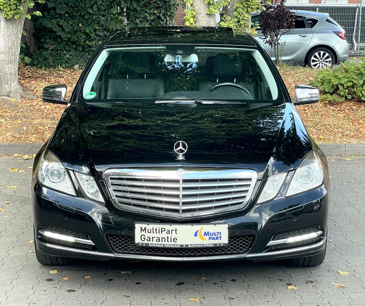 Mercedes-Benz E 200 E -Klasse Lim.Navi/Leder/Automatik/Scheckh