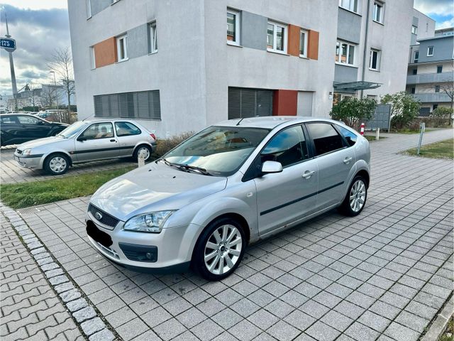 Ford Focus 1.6 5 TÜRIG 1.HAND * TÜV 03/2025*