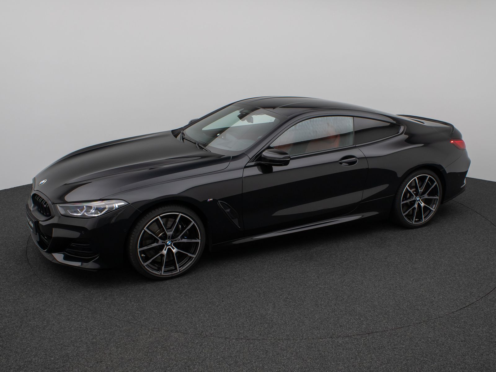 Fahrzeugabbildung BMW M850i xD Coupé 360°Laser HUD SoftCl Komfort 20"