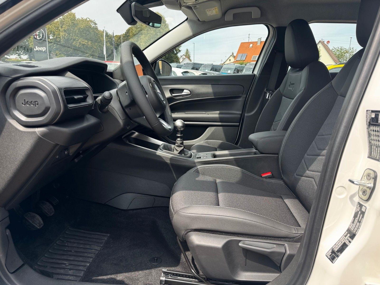 Fahrzeugabbildung Jeep Avenger 1.2 Altitude Benziner NAVI KAMERA SITZHG